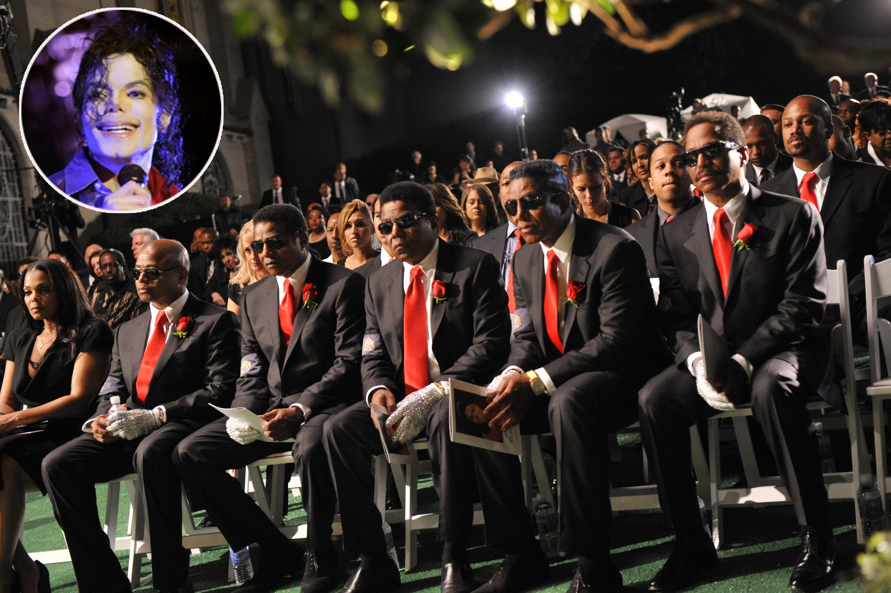 Janet Jackson, Randy Jackson, Jackie Jackson, Tito Jackson, Jermaine Jackson and Marlon Jackson attend Michael Jackson’s funeral service held at Glendale Forest Lawn Memorial Park on September 3, 2009