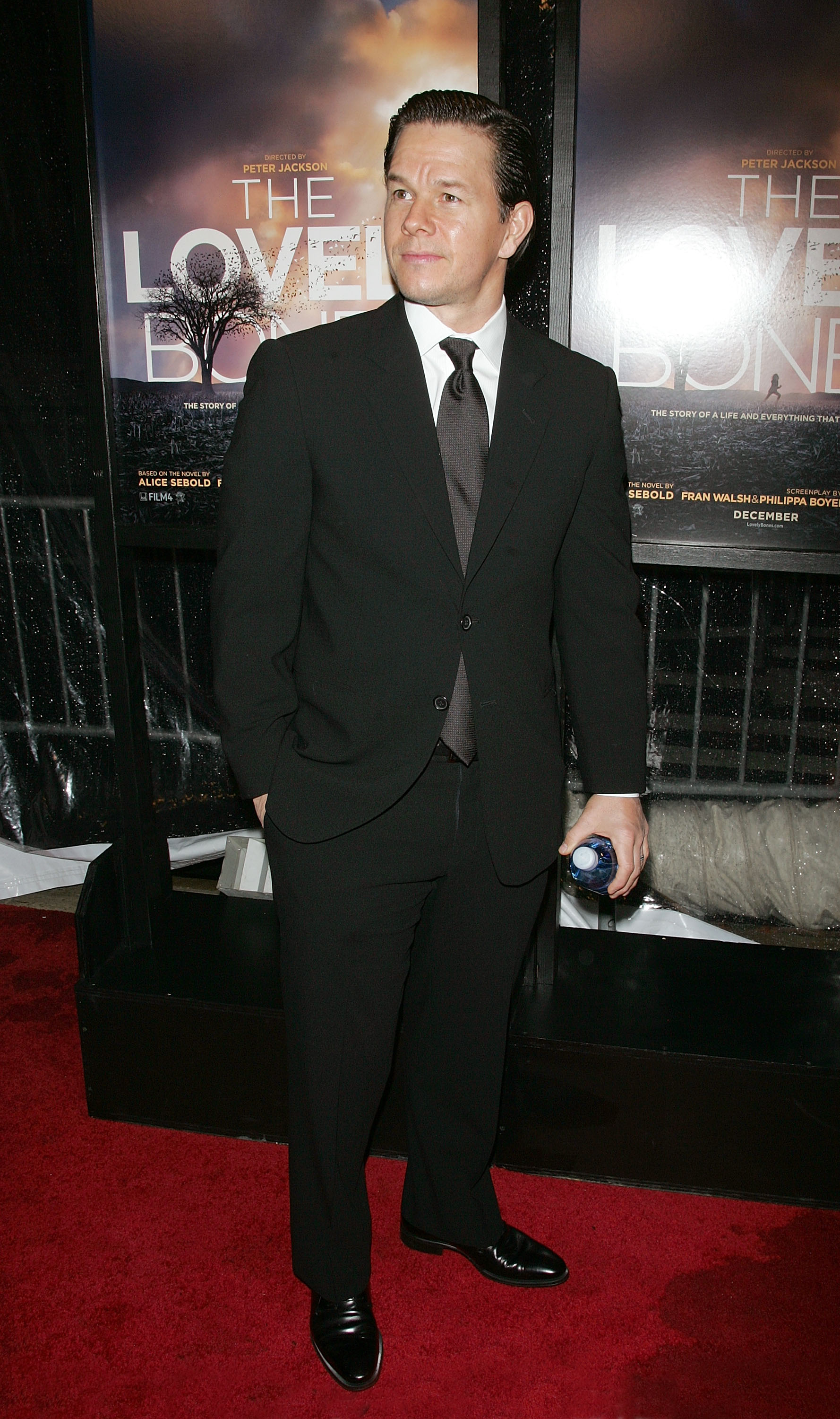 Mark Wahlberg attends the ‘The Lovely Bones’ premiere at the Paris Theatre on December 2, 2009 in New York City