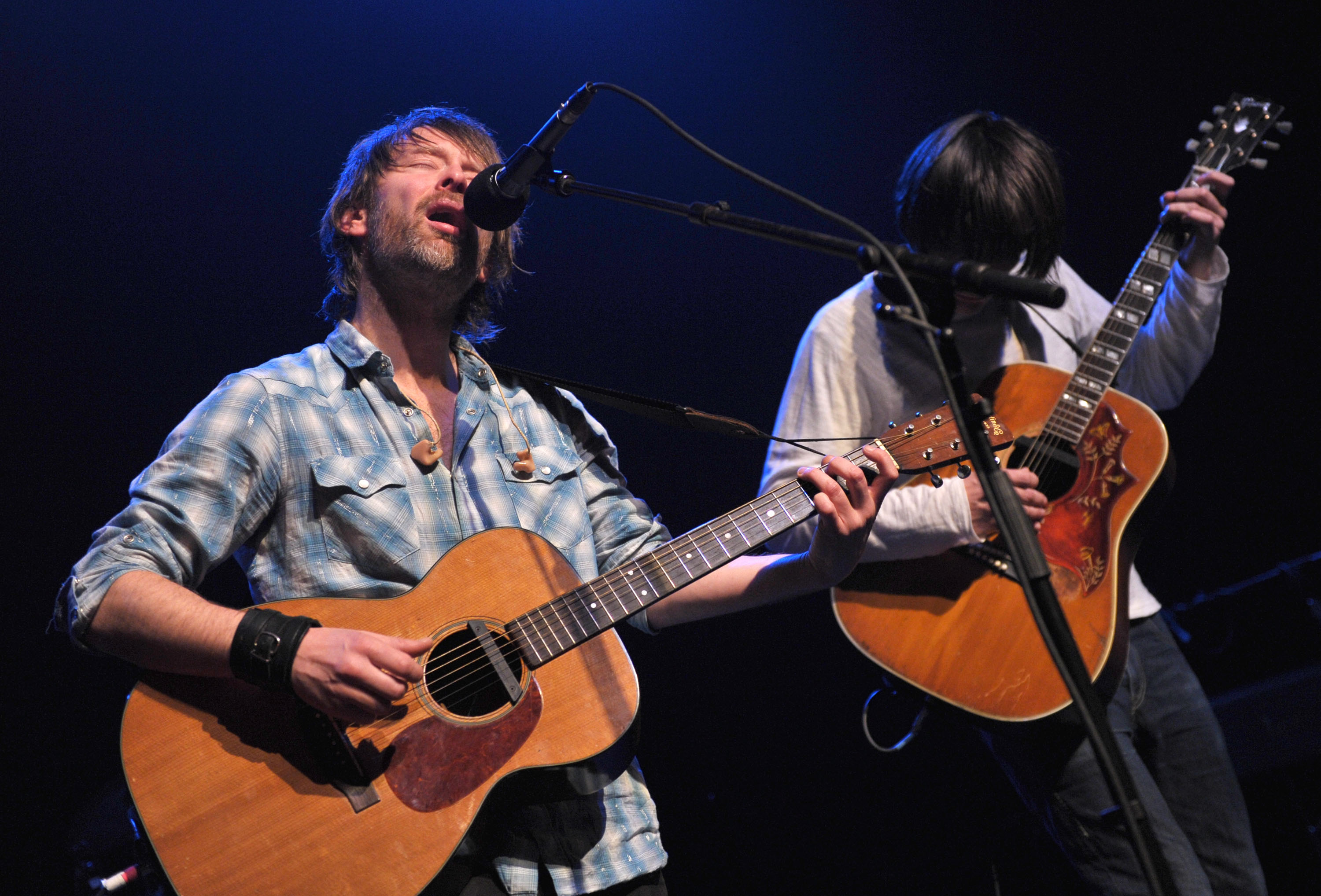 Thom Yorke and Jonny Greenwood of Radiohead perform at a benefit concert on behalf of the Oxfam Haiti Relief Fund, Los Angeles, January 24, 2010