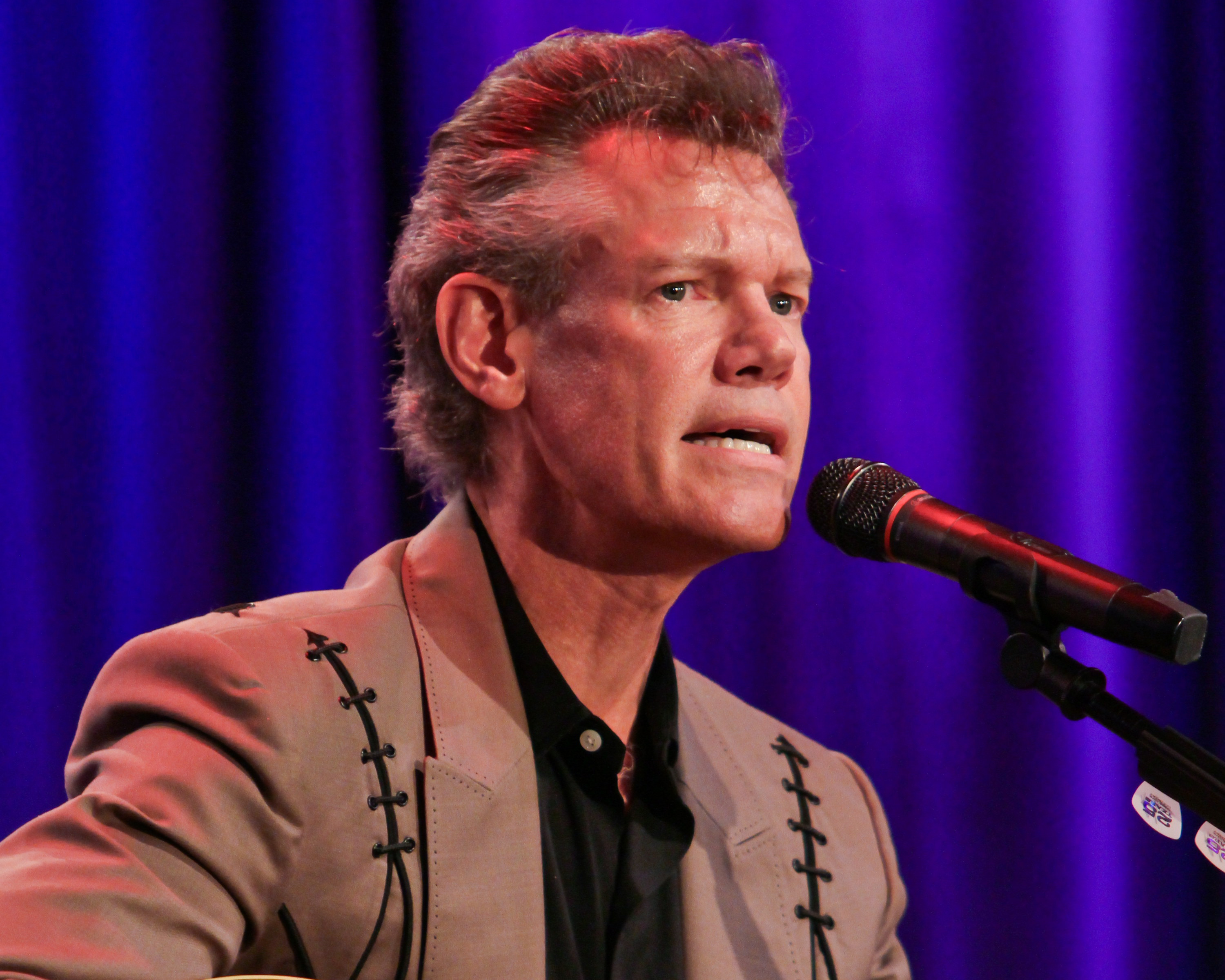 Randy Travis Arrested For Public Intoxication After ‘Celebrating The