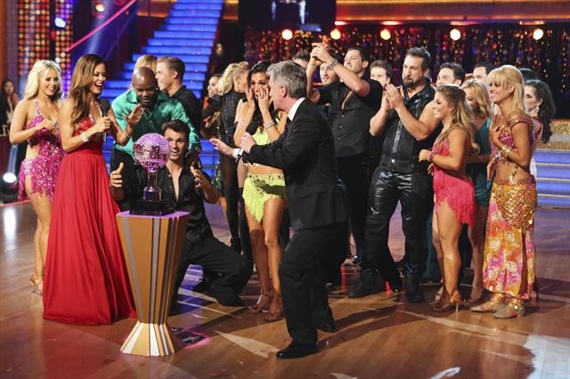 Tony Dovolani and Melissa Rycroft celebrate their victory on ‘Dancing with the Stars: All-Stars,’ Nov. 27, 2012