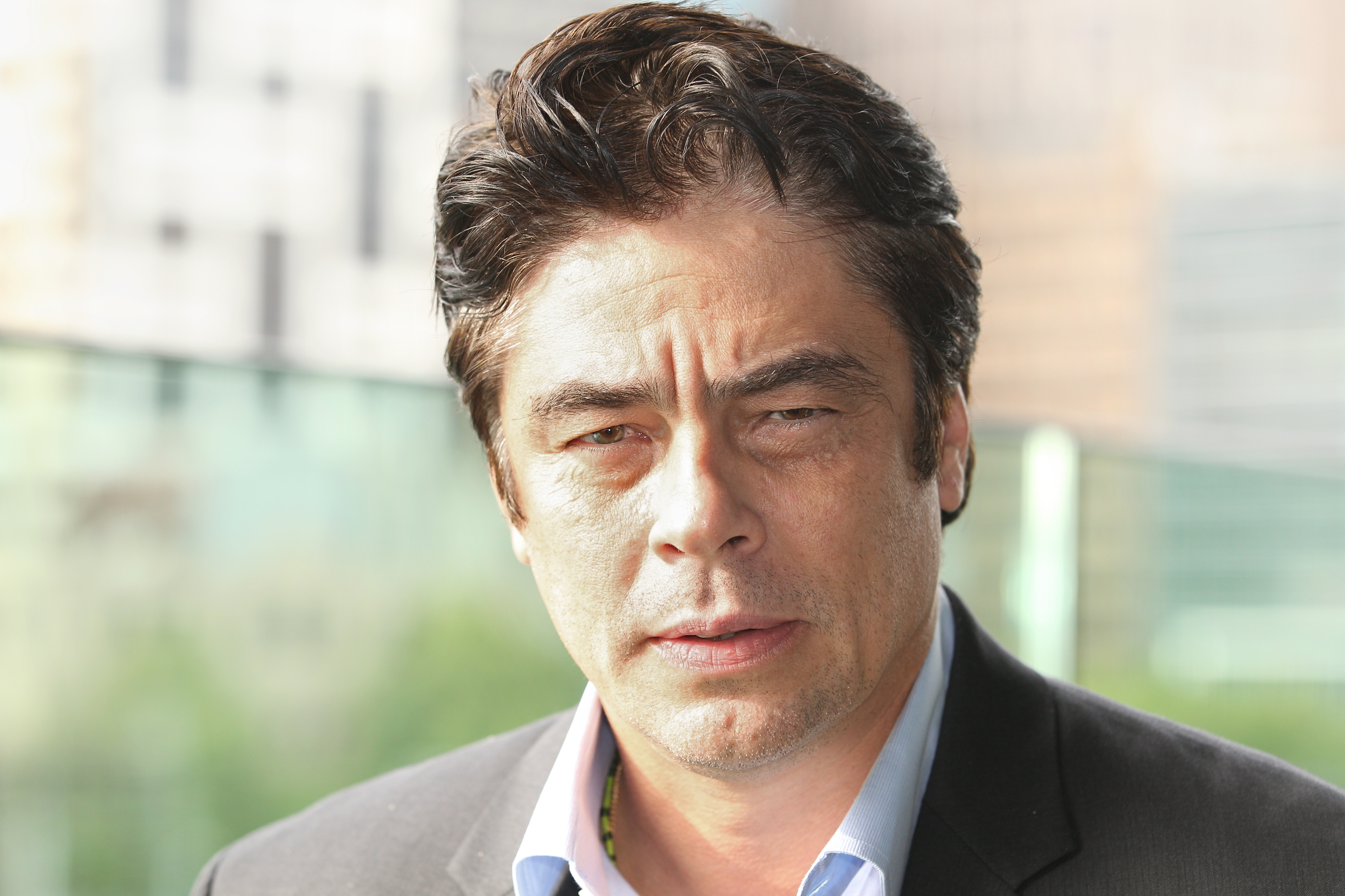 Benicio Del Toro poses during a photocall for ‘Savages’ at Club 23 on October 11, 2012 in Melbourne, Australia