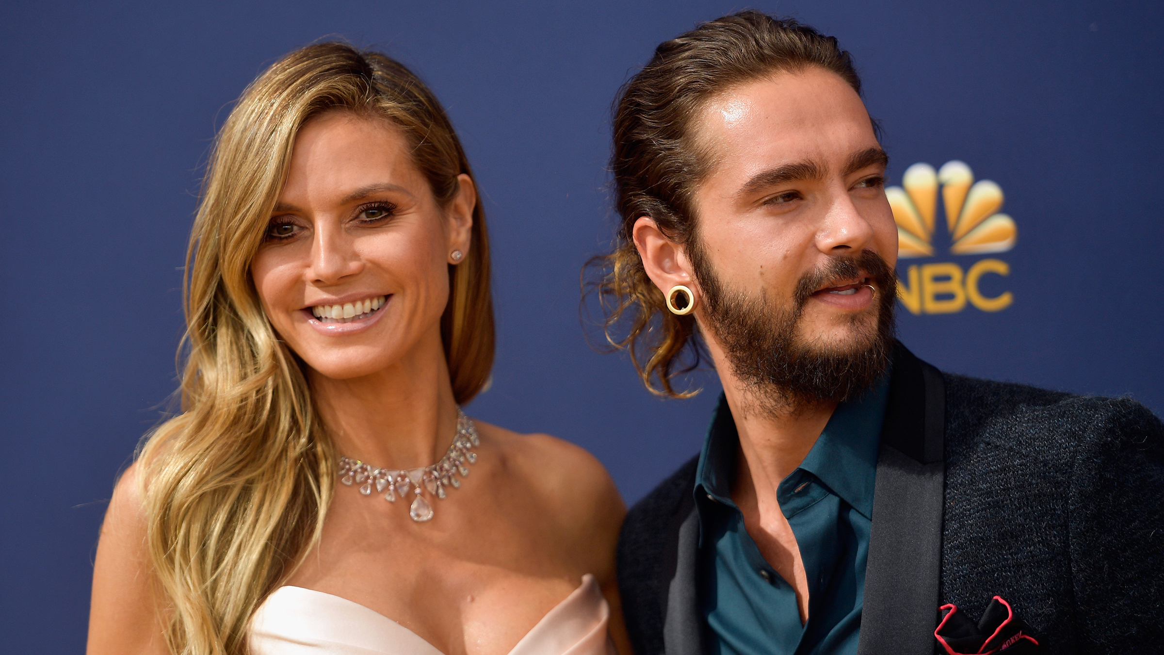 Newly Engaged Heidi Klum Poses For A Sultry Selfie In Bed With Fiancé Tom Kaulitz Access 