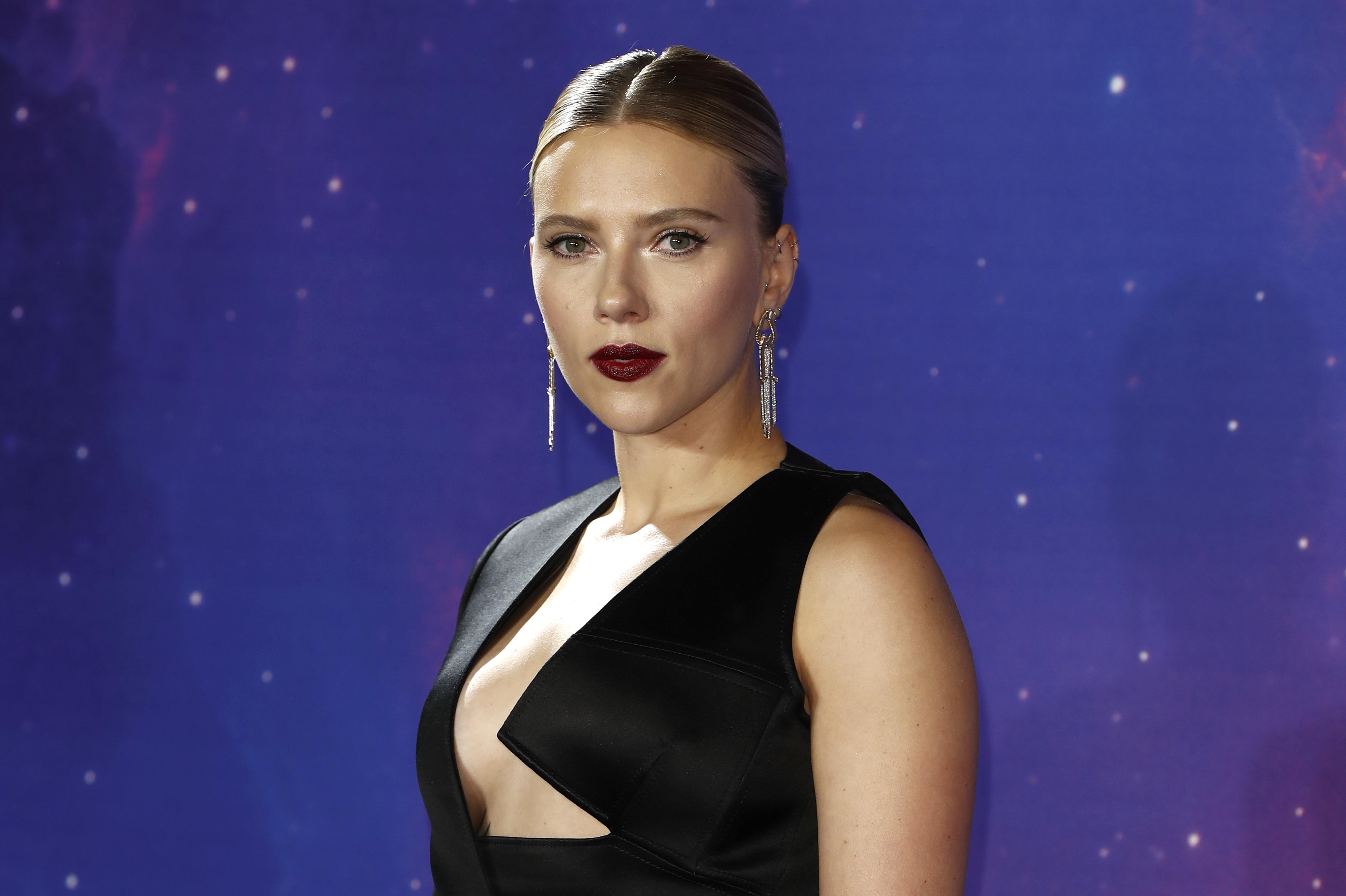 Scarlett Johansson Wows In Sexy Black Widow Inspired Look At Avengers Endgame Fan Event Access 6655