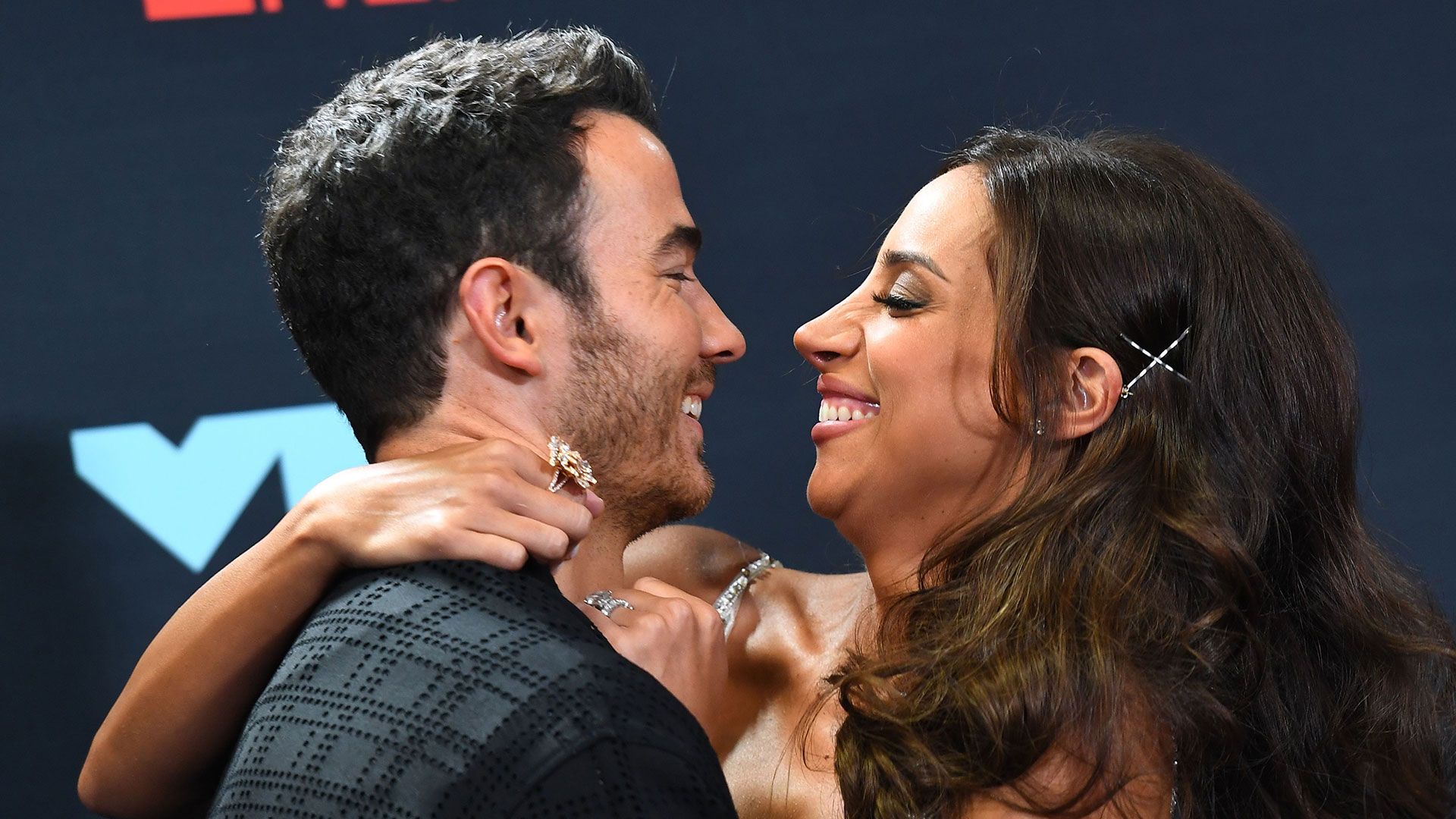 Kevin Jonas Writes Romantic Note For Wife Danielle On 10th Wedding Anniversary: You 'Show Me ...