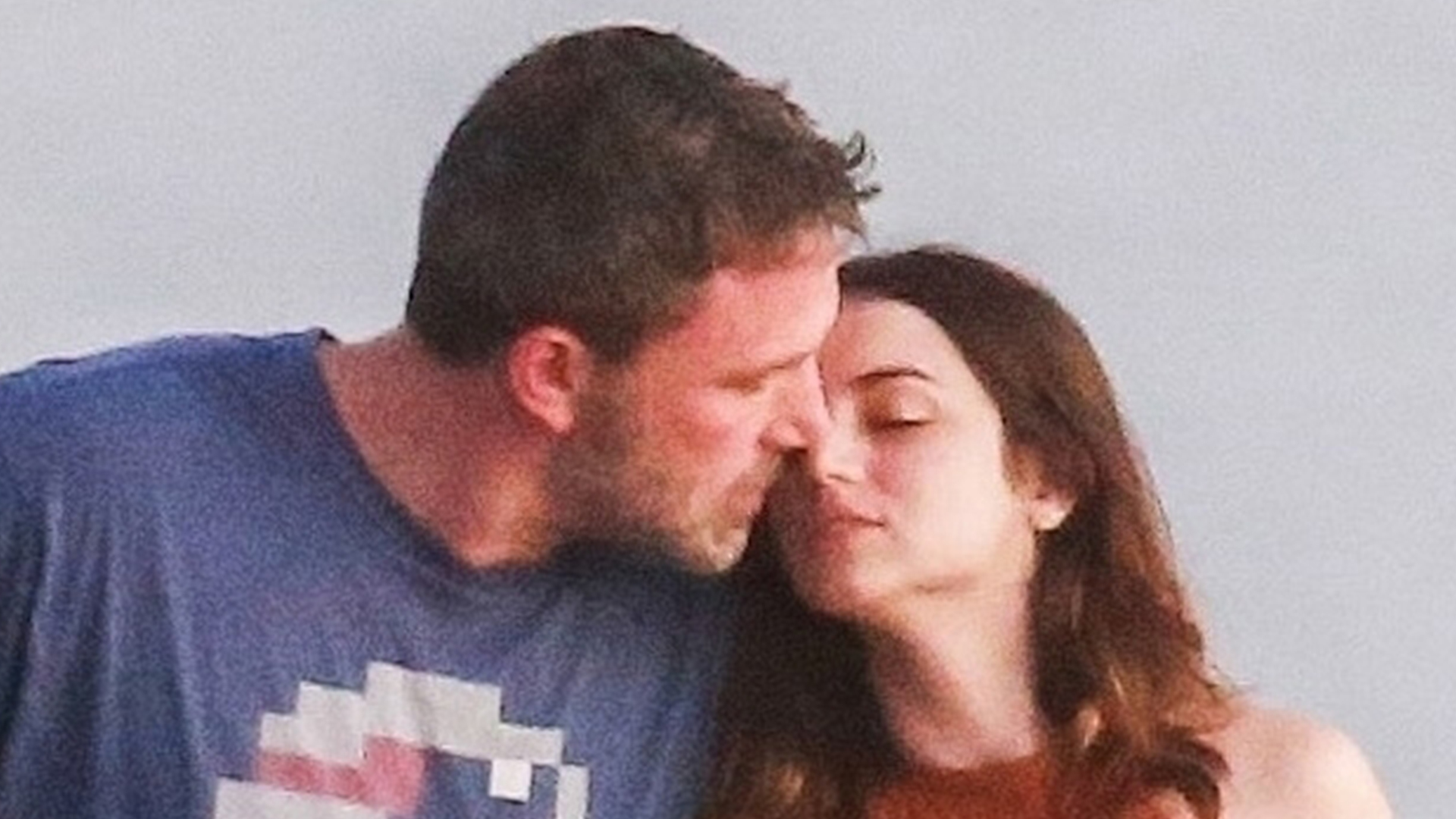 Ben Affleck And Ana De Armas Sneak PDA On Romantic Costa Rica Getaway