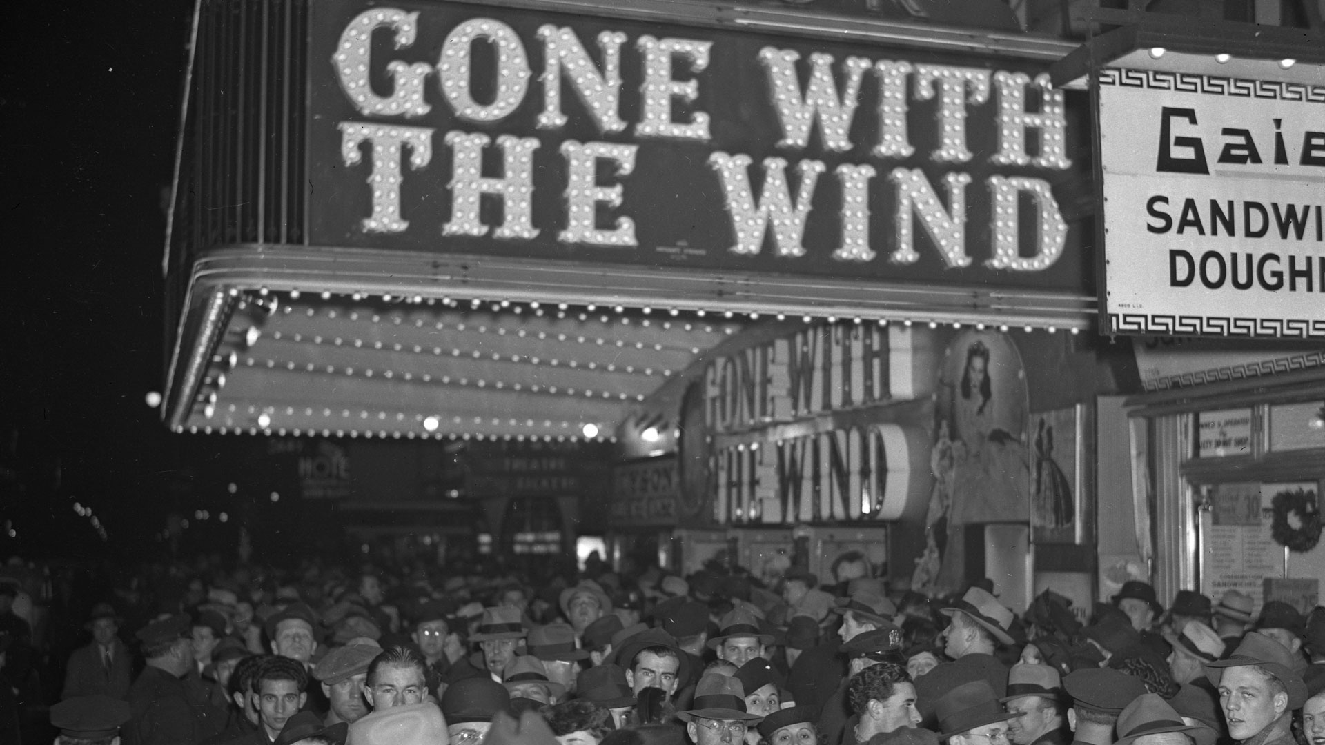 General view outside the Astor Theatre in New York at the permier of the movie Gone With The Wind.(Photo by Joseph Costa/NY Daily News via Getty Images)
