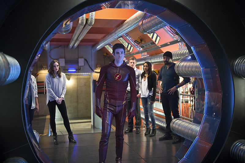 Danielle Panabaker as Caitlin Snow, Grant Gustin as Barry Allen, Rick Cosnett as Detective Eddie Thawne, Candice Patton as Iris West, and Jesse L. Martin as Detective Joe West in ‘The Flash’ Season 1, Episode 23 — ‘Fast Enough’