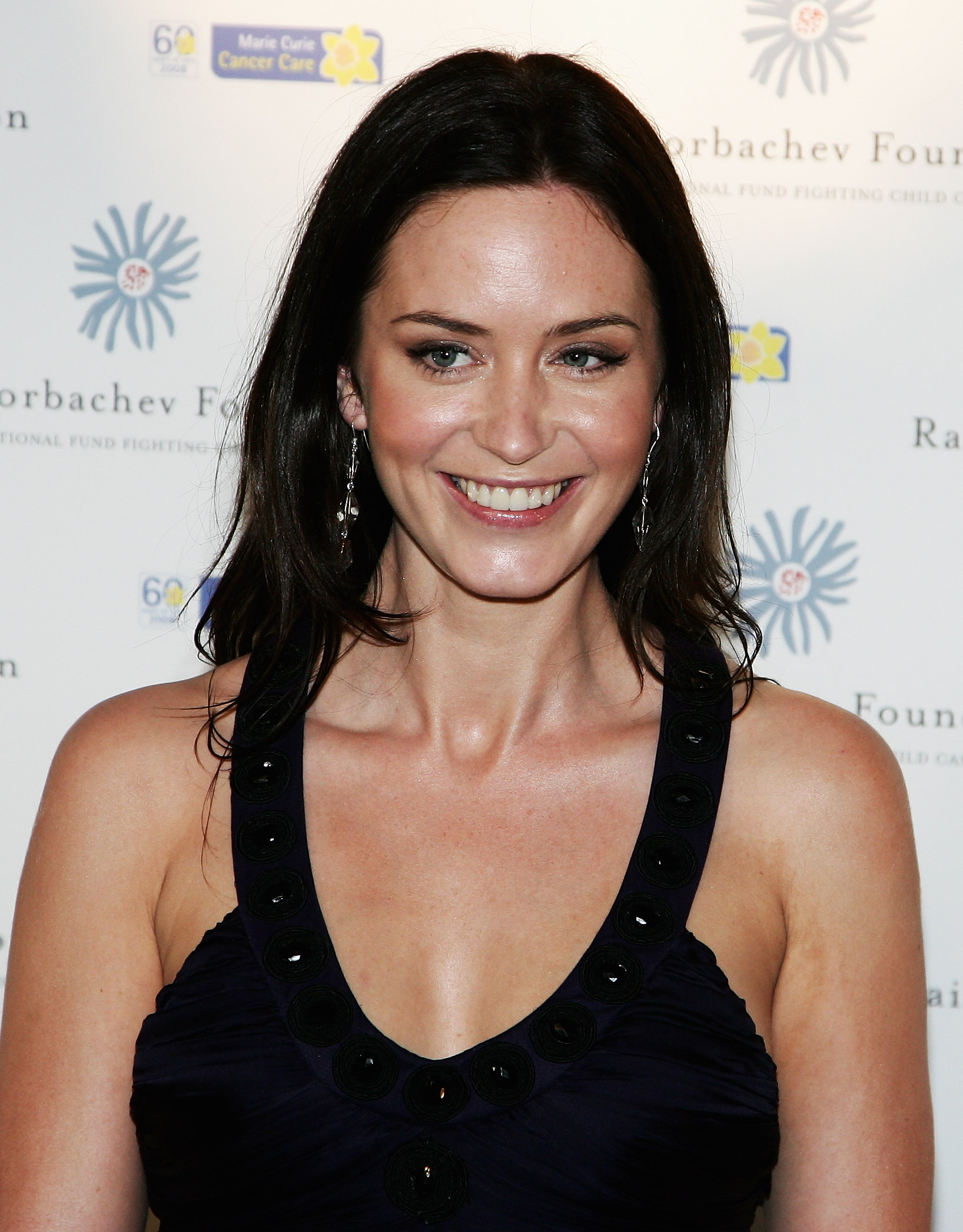 Emily Blunt accessorizes on the red carpet