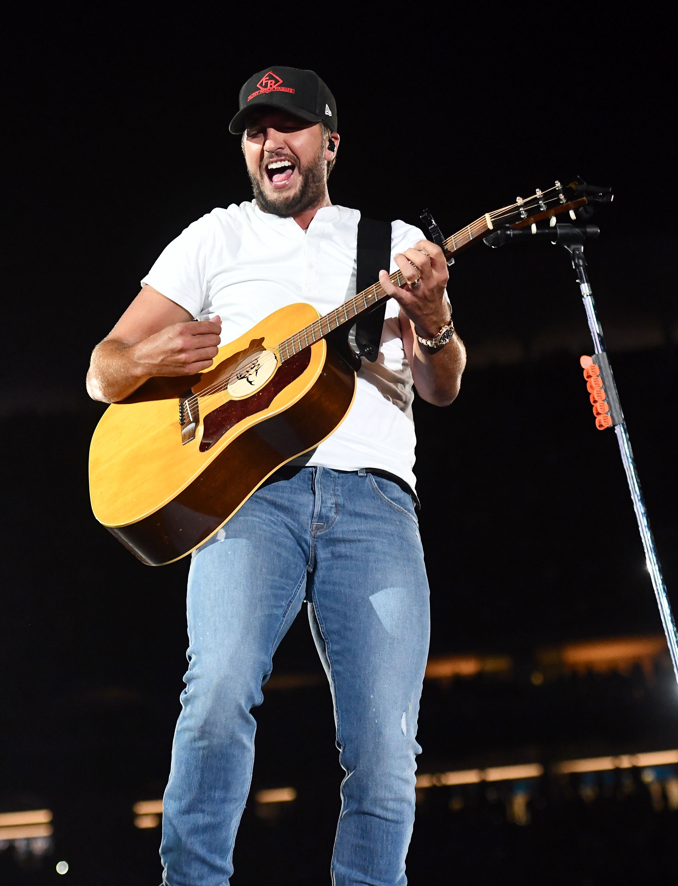 Luke Bryan Lights Up A SoldOut Dodger Stadium On His 'What Makes You