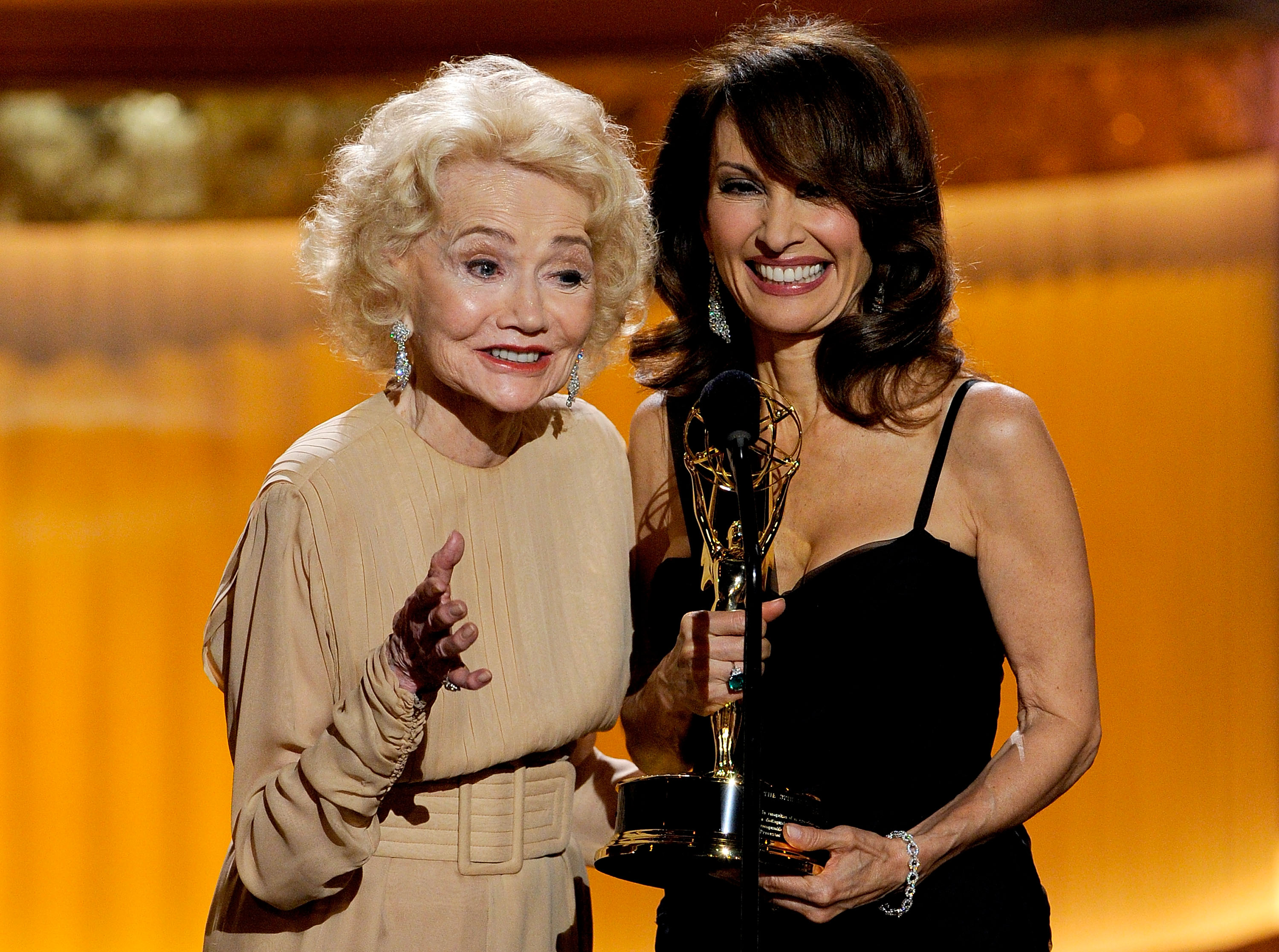 Touching Tributes Flood In From Susan Lucci, Sarah Michelle Gellar & More For Late Soap Creator Agnes Nixon