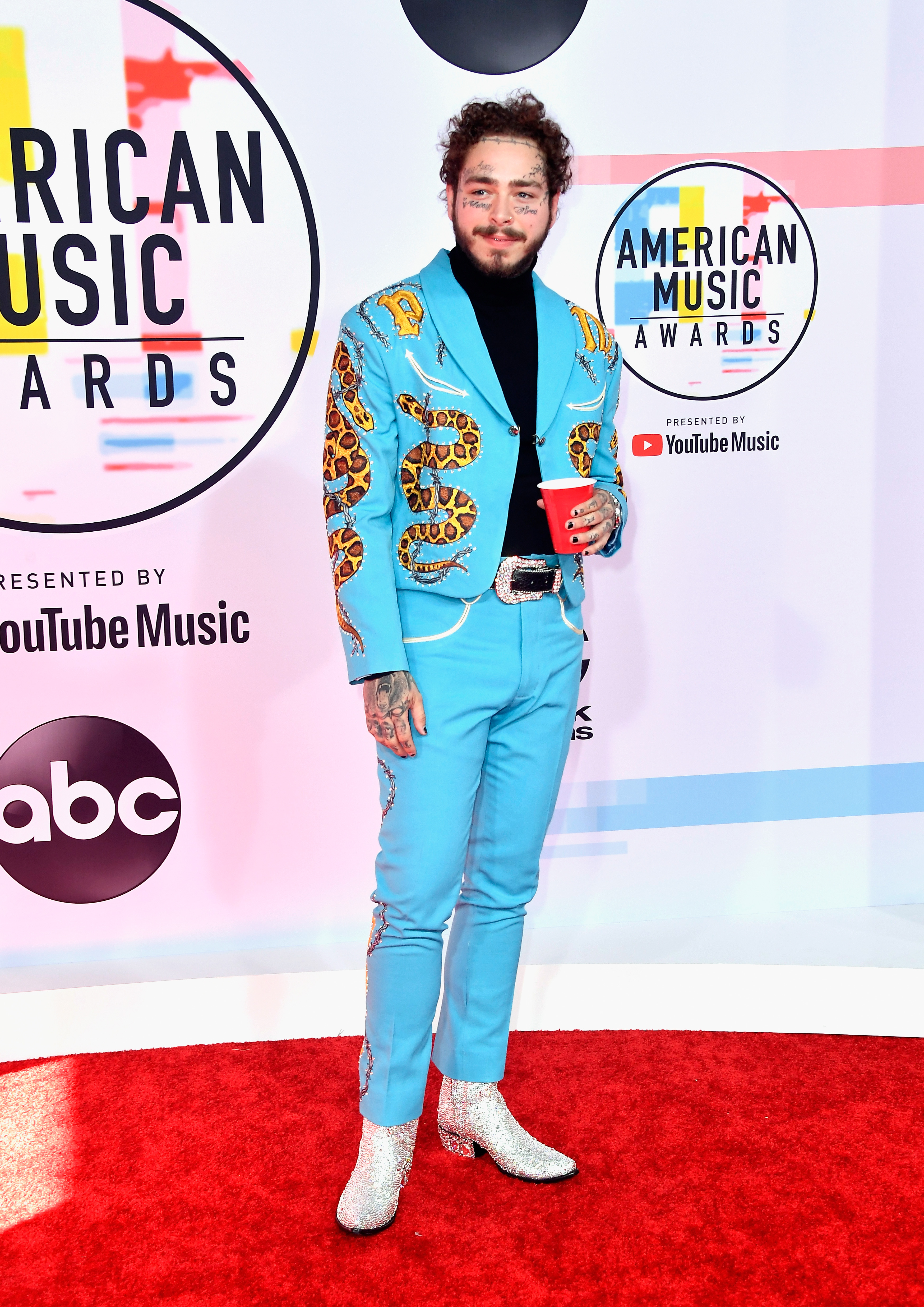 Post Malone Proves He Loves A Good Drink At The 2018 American Music