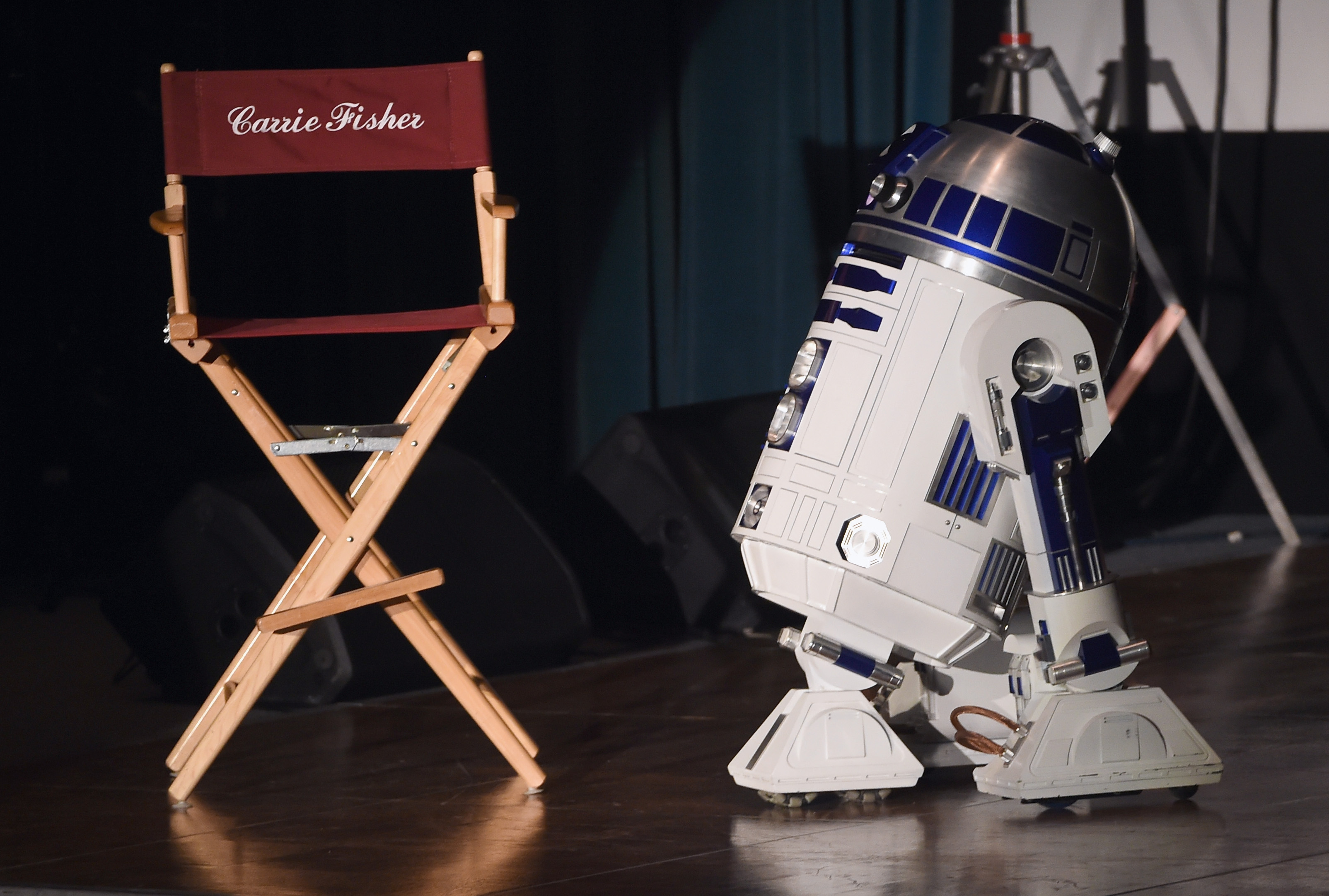 R2-D2 at the Debbie Reynolds and Carrie Fisher Memorial at Forest Lawn Cemetery on March 25, 2017 in Los Angeles